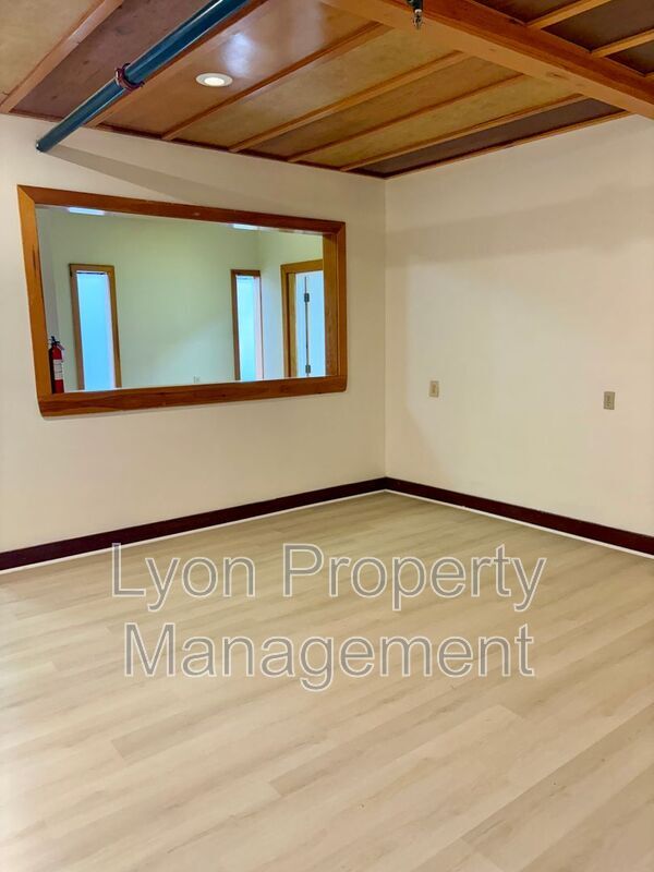 Building Photo - 262 Illinois St