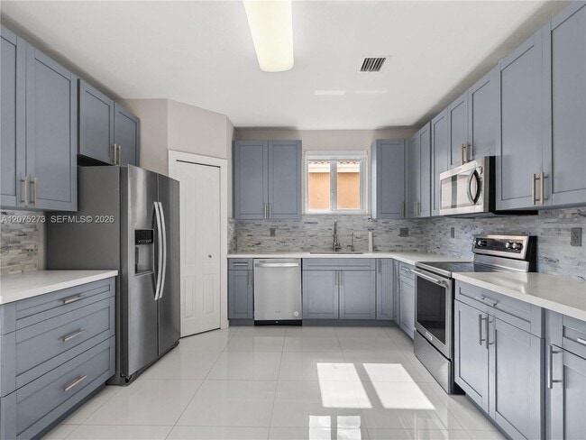 Building Photo - 15392 SW 25th Terrace