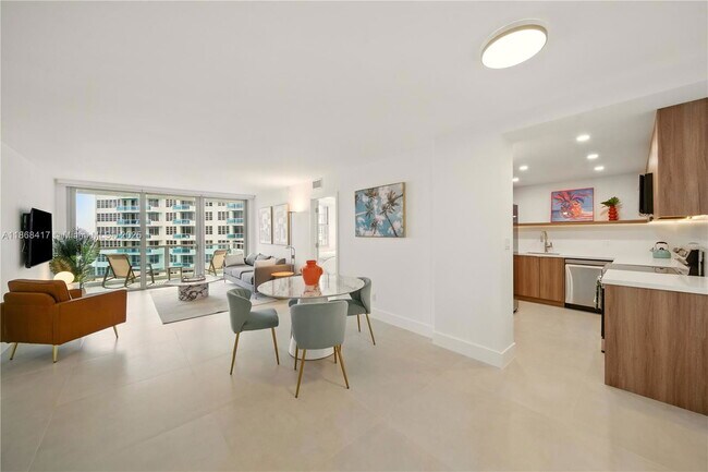 Building Photo - 5151 Collins Ave