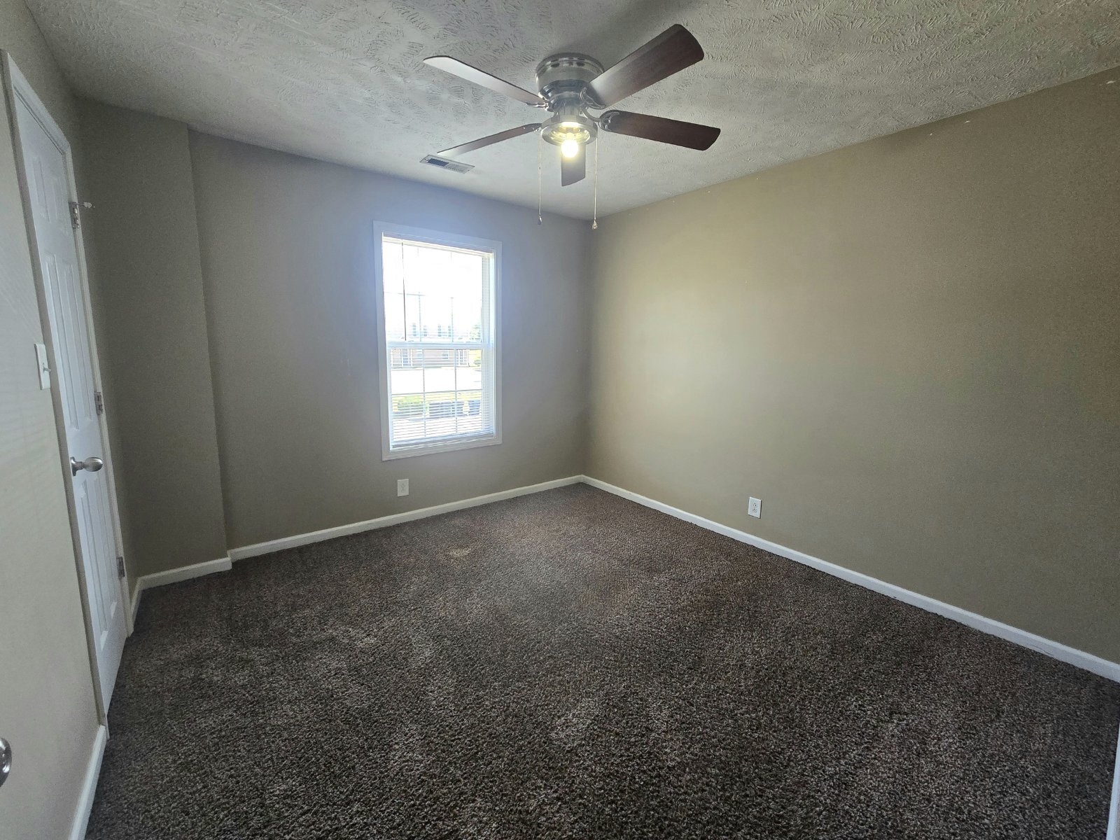 Building Photo - 812D Oak Arbor Ct