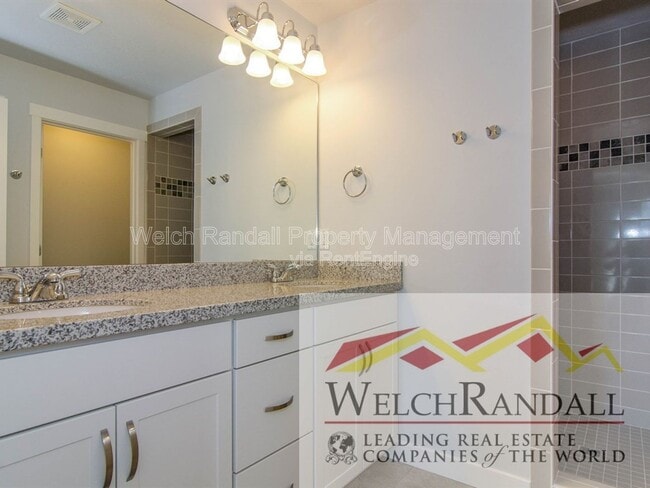 Building Photo - 1177 W Jackson Ave