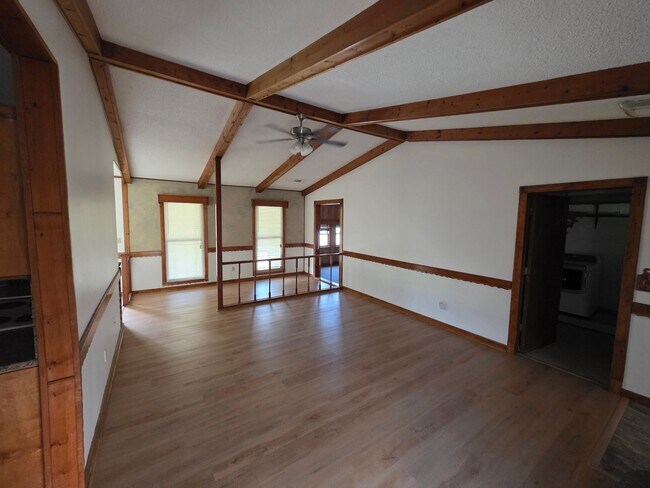 Building Photo - 209 Arrowhead Dr