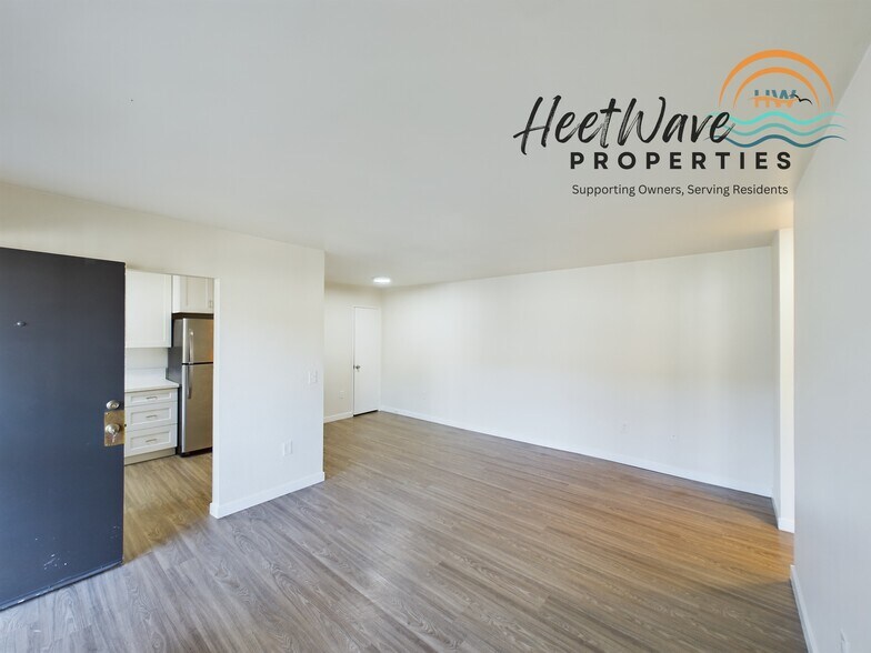Building Photo - Lincoln Washington Apartments