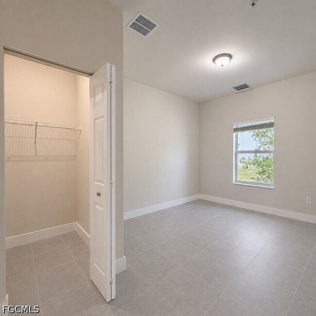 Building Photo - 3313 SW 8th Pl