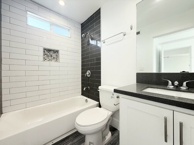 Building Photo - 2853 Cincinnati St