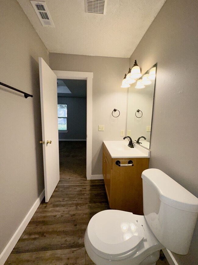 Building Photo - 1444-1446 N Dawn Drive