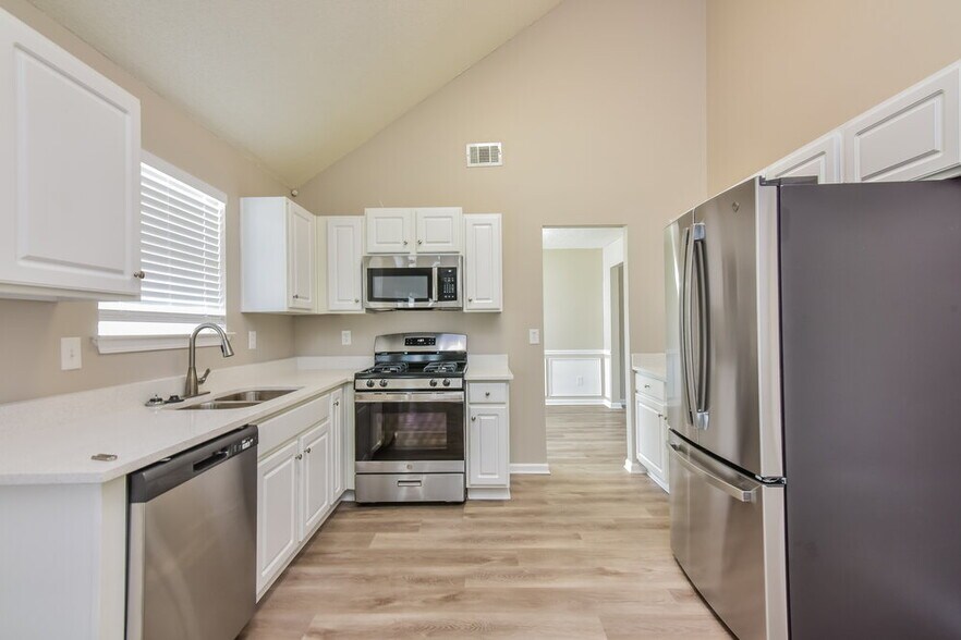 Building Photo - 3547 Spring Shoals