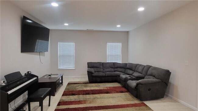 Building Photo - 5295 Rustic Ct