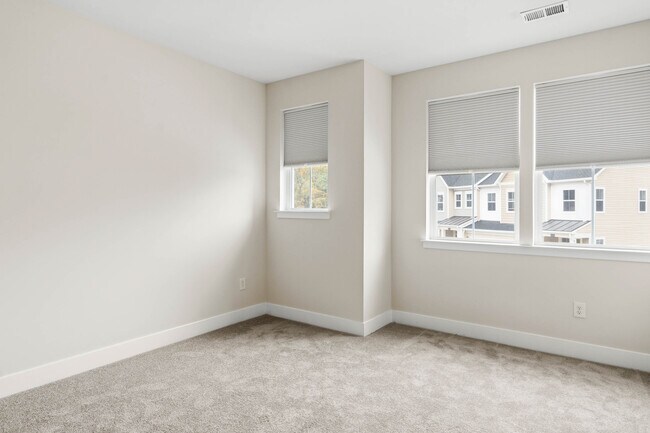 Building Photo - 32066 White Tail Dr