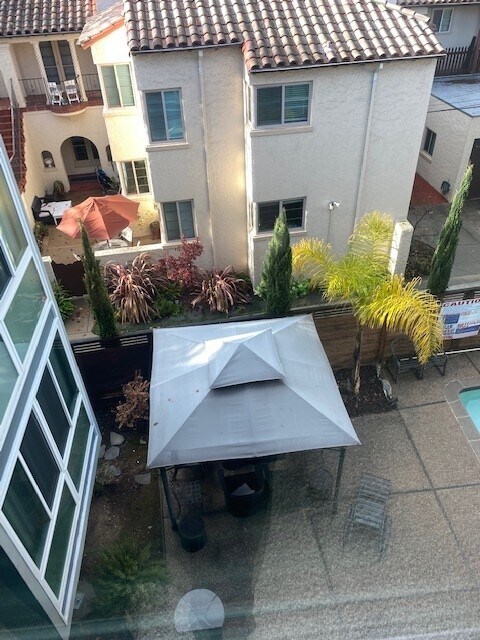 Cabana with firepit - 6 Seville Way