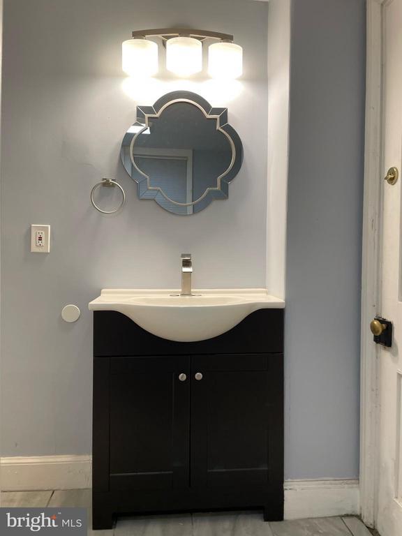 Building Photo - 909 N 2nd St