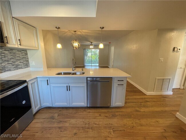 Building Photo - 2395 Naples Trace Cir