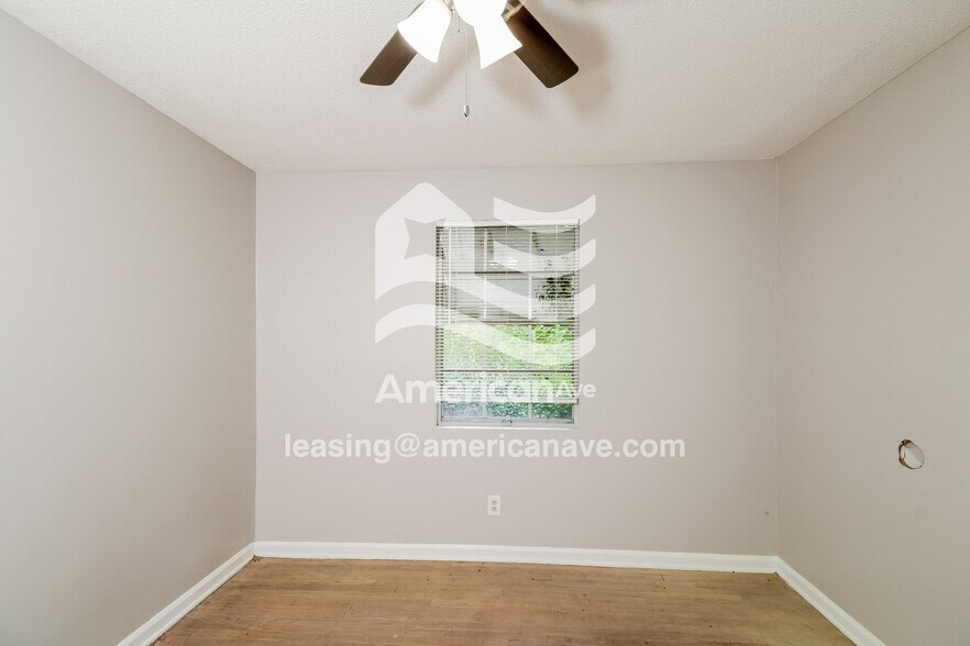 Building Photo - 17 Swan Ct