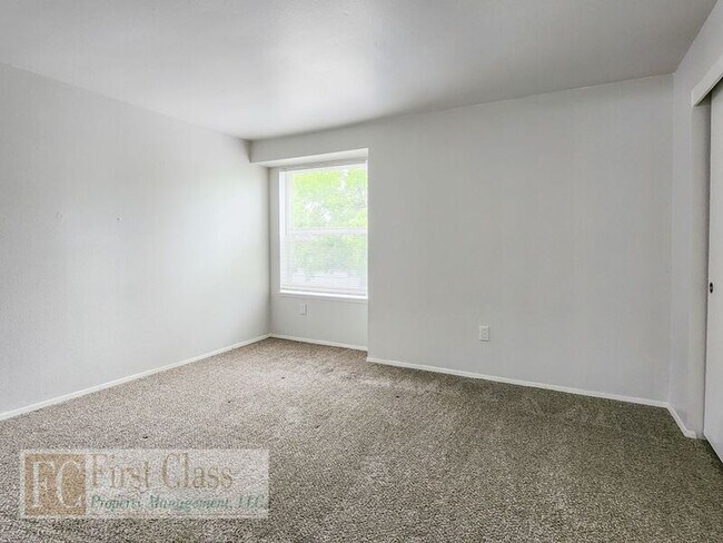 Building Photo - 1255 NW 183rd Ave