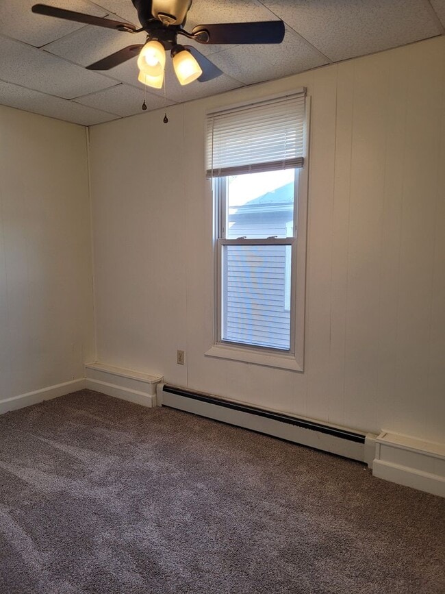 Building Photo - 123 E Burd St