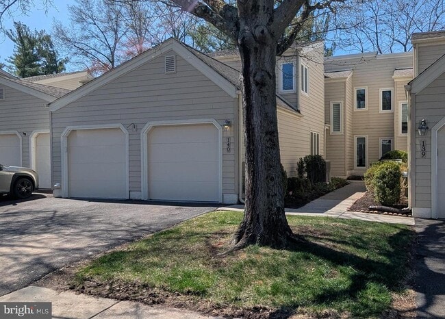 Building Photo - 140 Westbury Ct