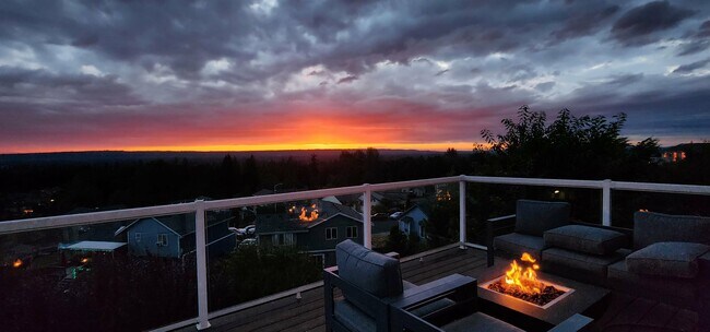 Building Photo - 7904 80th Ave NE