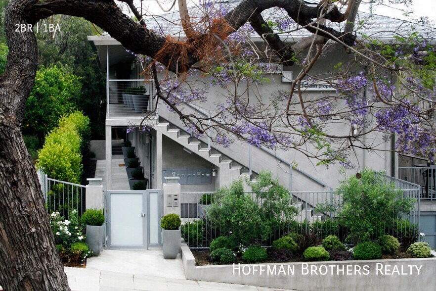 Building Photo - 1146 N Clark St