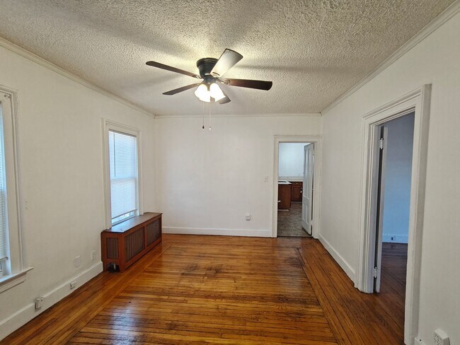 Building Photo - JUST IN TIME FOR THIS COLD WEATHER!!! HEAT INC IN RENT 1-2 BDRM 2ND FL APT W/ OFF ST PARKING