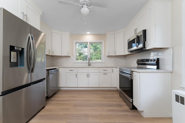 Building Photo - 4 Lingert Ave