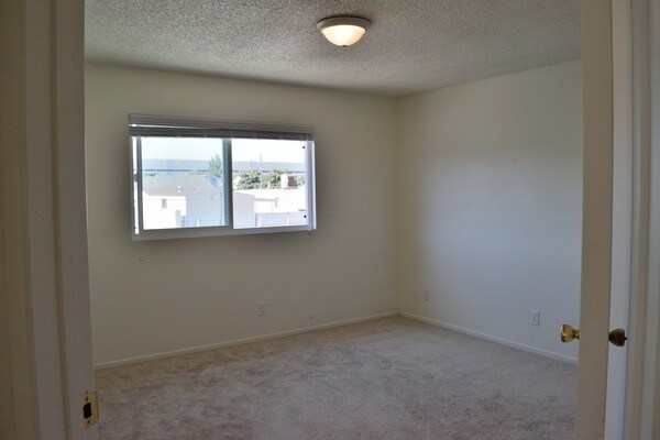 Building Photo - 1561 W 204th St