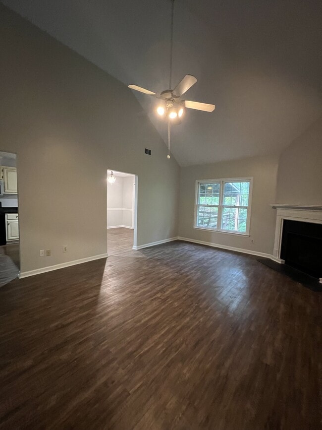 Building Photo - 1080 Sharon Pl