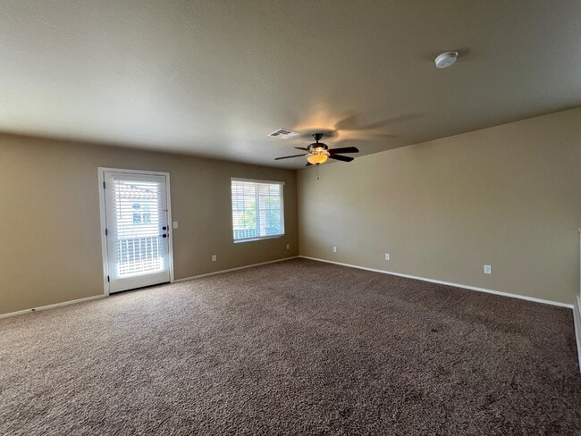 Building Photo - 3871 E Edna Dr