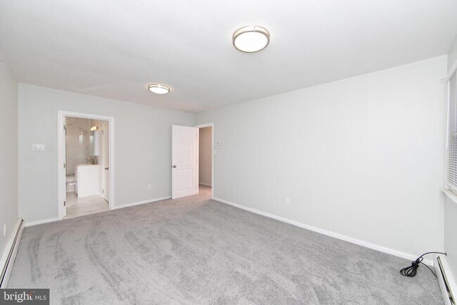 Building Photo - 332 Woodbine St