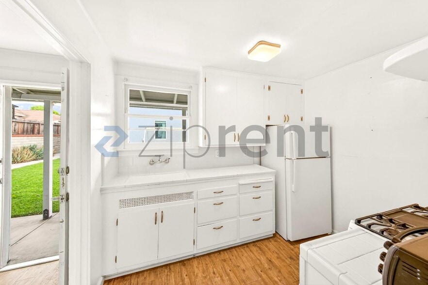 Building Photo - 1113 N Sparks St