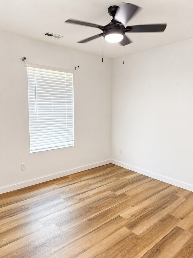 Building Photo - 4632 Freund St SW