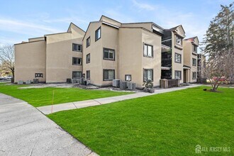 Building Photo - 3226 Sayre Dr
