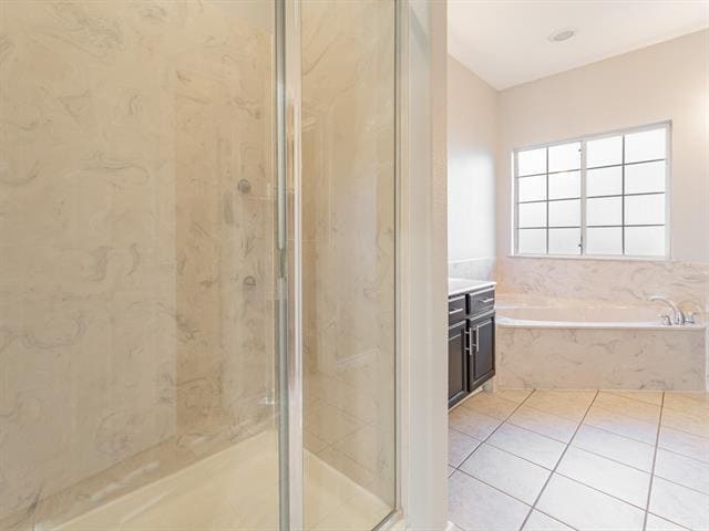 Building Photo - 210 Sendero Dr