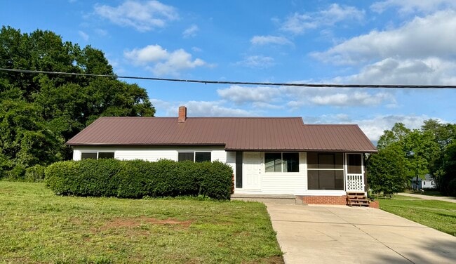 Primary Photo - 223 Hemlock St