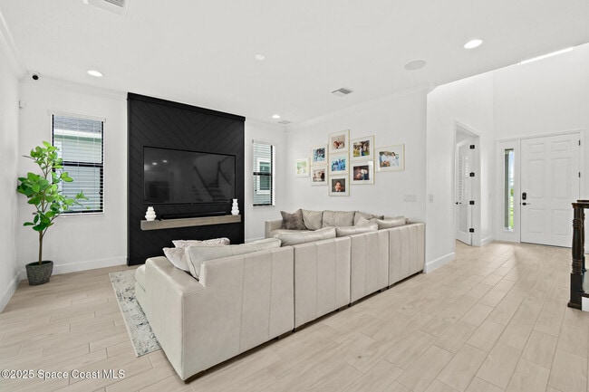 Building Photo - 3233 Casare Dr