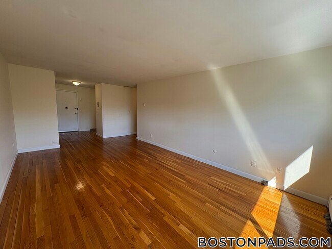 Building Photo - 66 Homer Ave