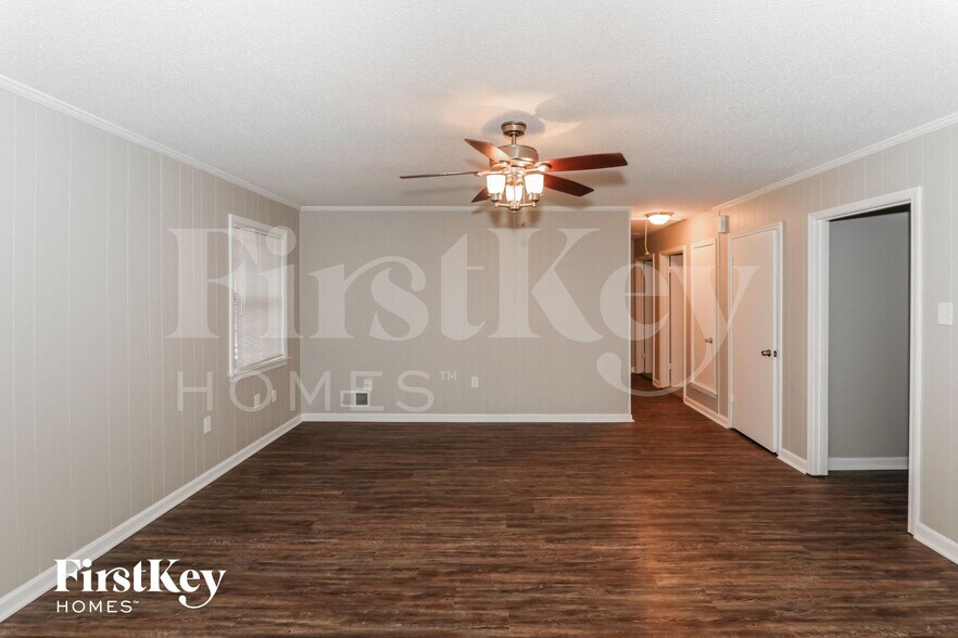 Building Photo - 6901 Aspenhill Dr