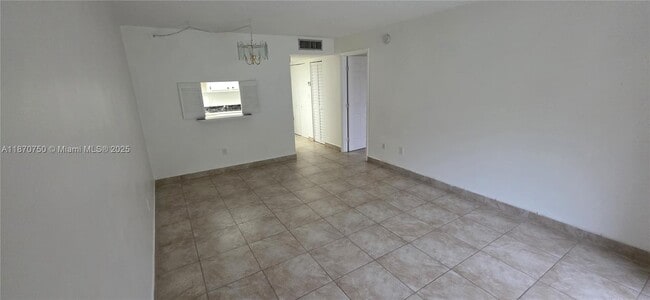 Building Photo - 14311 N Kendall Dr