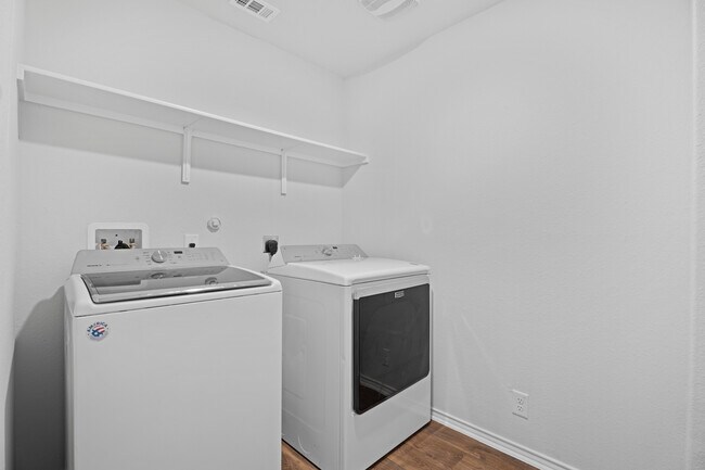 Building Photo - 4534 Bontebok Dr
