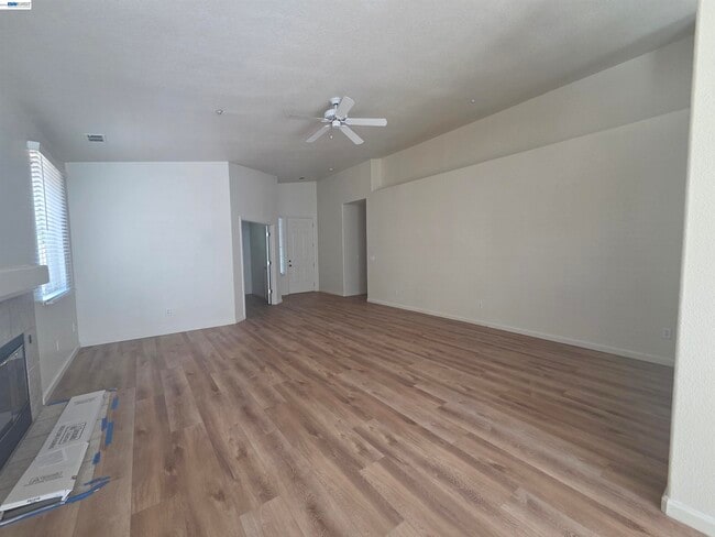 Building Photo - 1646 Mallard St