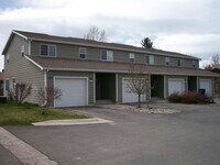 Building Photo - 2 Bedroom 1 1/2 Bathroom - Close to Campus...