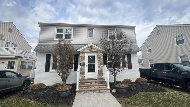 Primary Photo - 105 N Harding Ave