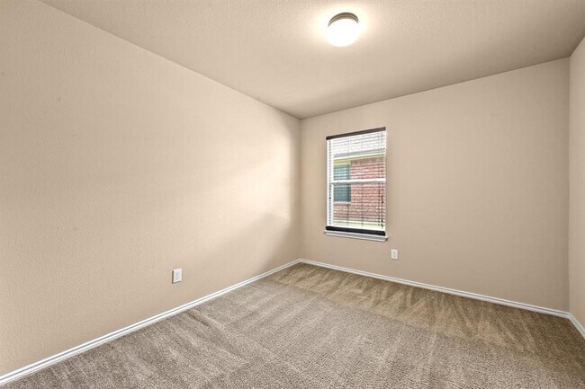 Building Photo - 219 Serene Hollow Ln