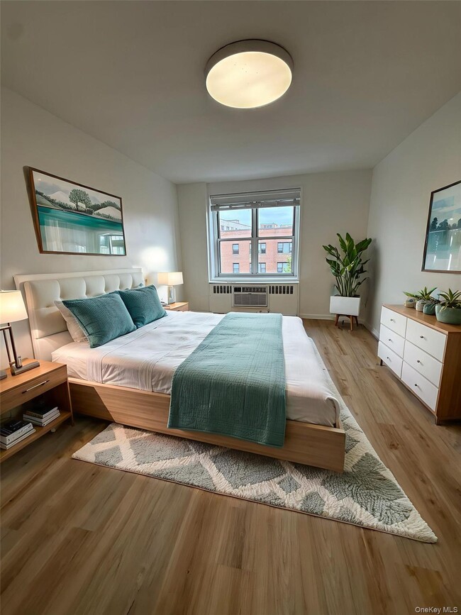 Building Photo - 16 Lake St