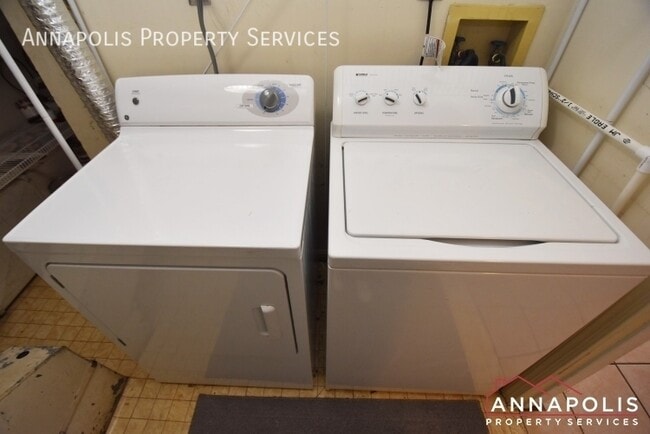 Building Photo - 969 Windwhisper Ln