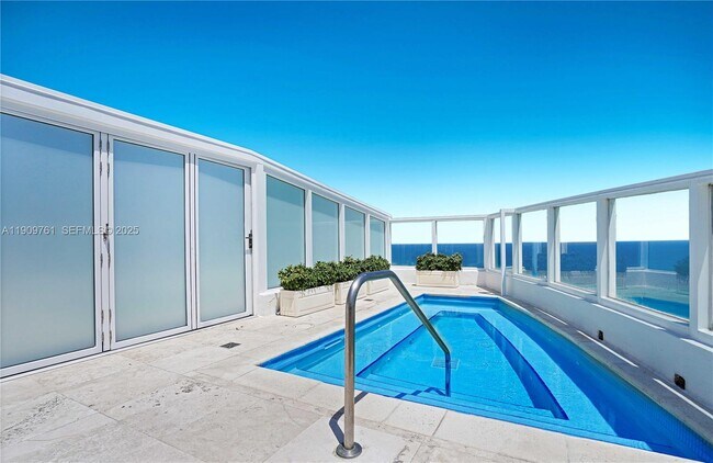 Building Photo - 4401 Collins Ave