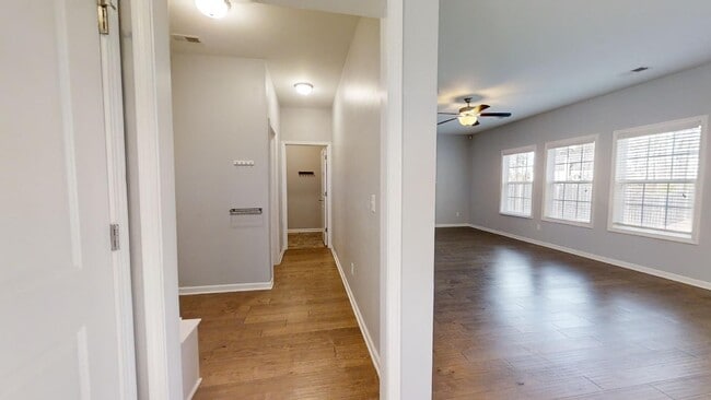 Building Photo - Beautiful 2 Story Home in W Richland