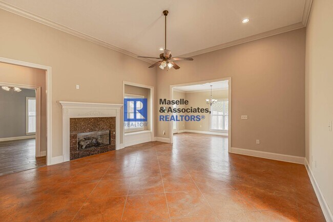 Building Photo - Beautiful 3 bedroom, 2 bathroom house in B...