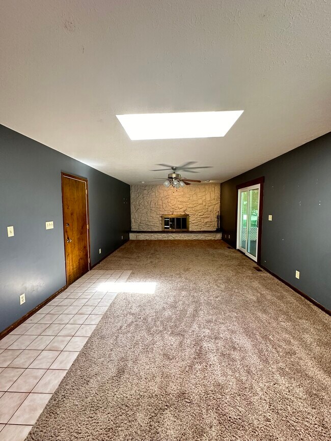 Building Photo - Deer Trail
