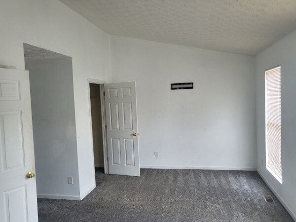 Building Photo - 5647 Strathmoor Manor Cir