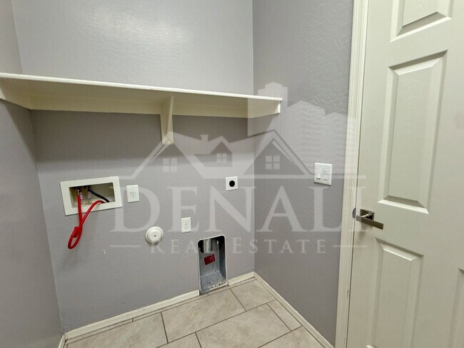 Building Photo - 5231 W Leodra Ln